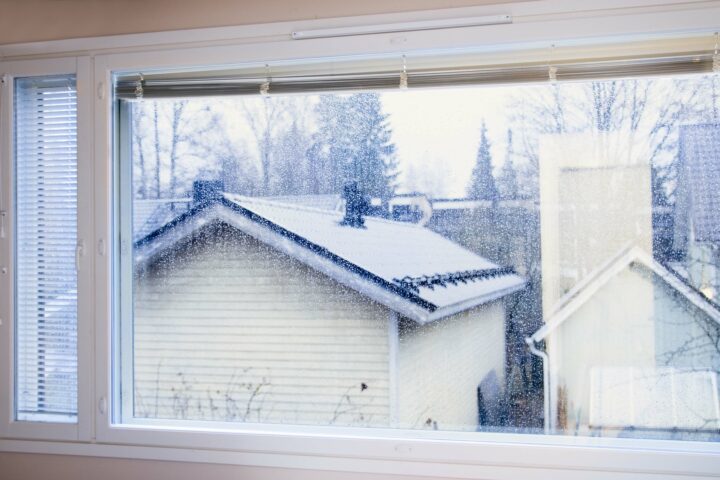 Rivitalon ikkunoiden huolto toi lisää raikasta korvausilmaa