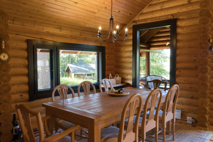 Uudet mustat Pihlat Raimo Helmisen mökille